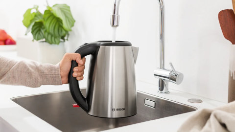 Bosch TTA5883 1800 W Çelik Demlikli Çay Makinesi